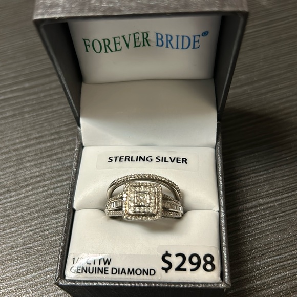 Diamond Ring - Picture 1 of 1